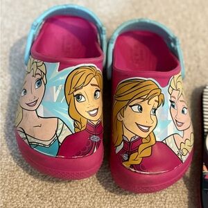 CROCS Kids Frozen Clogs - Pink and Light Blue